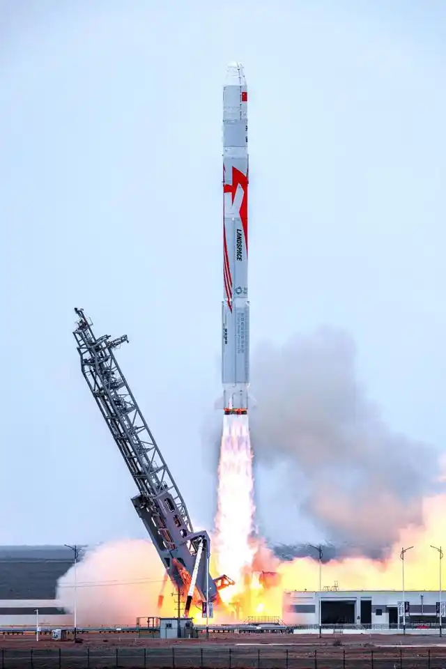 Carbon Fiber Tech Powers Zhuque-2’s Record Six-Satellite Launch